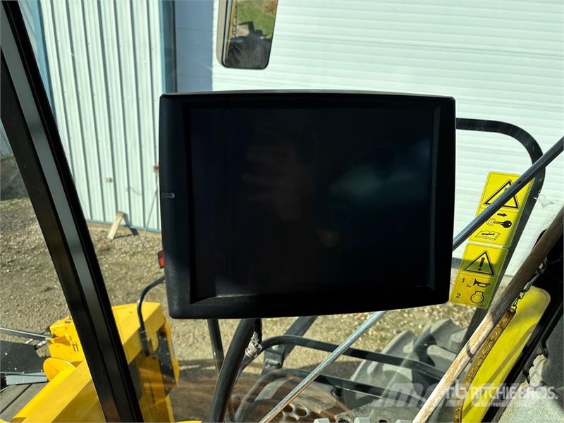 New Holland CR9090 حصادات