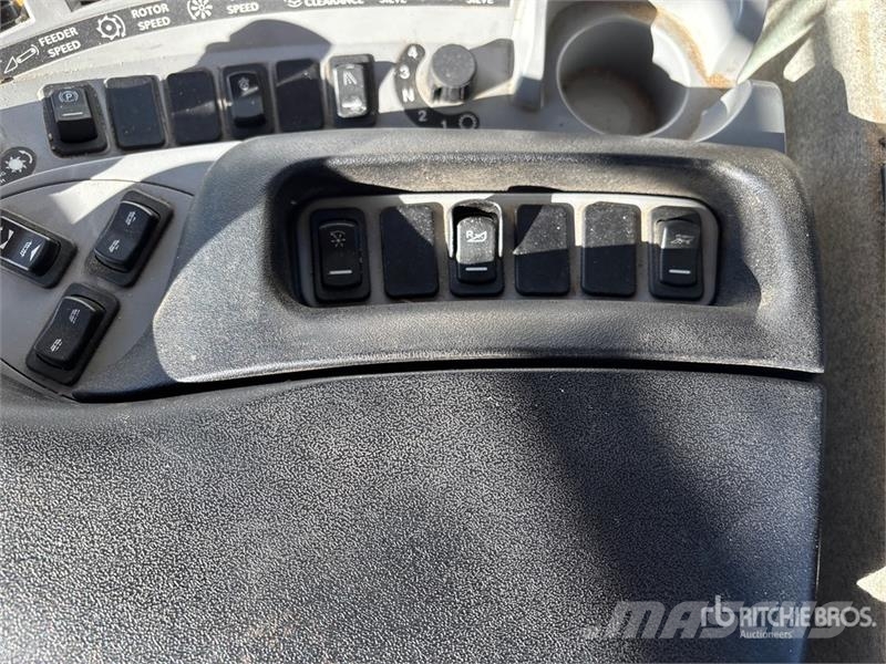 New Holland CR9090 حصادات