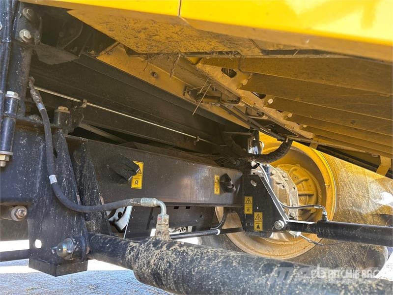 New Holland CR9090 حصادات