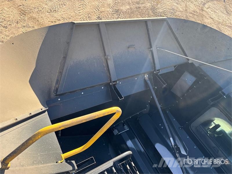 New Holland CR9090 حصادات