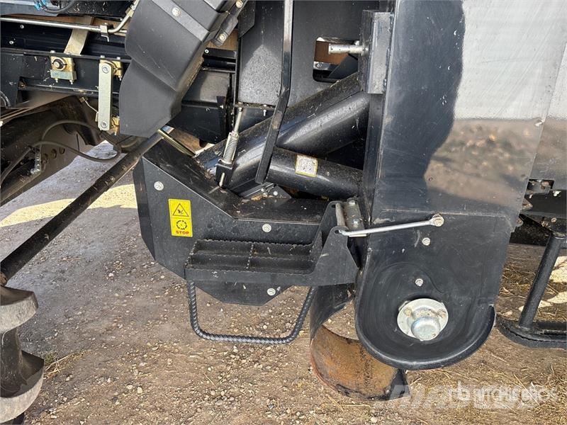 New Holland CR9090 حصادات