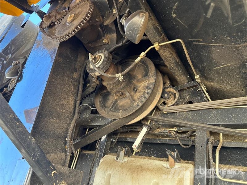 New Holland CR9090 حصادات