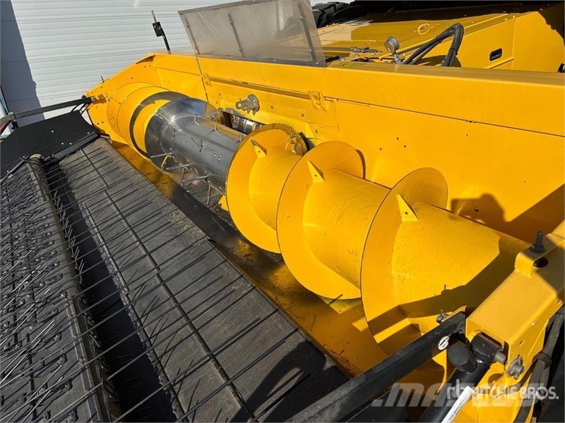 New Holland CR9090 حصادات