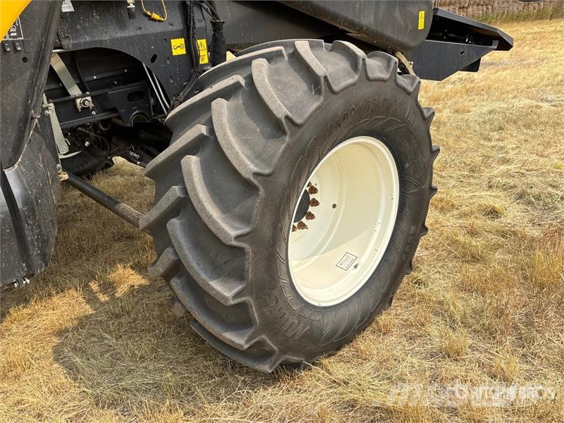 New Holland CX8.80 Combine Harvester حصادات