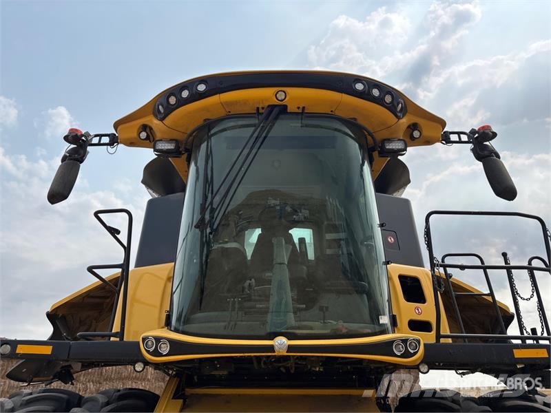 New Holland CX8.80 Combine Harvester حصادات