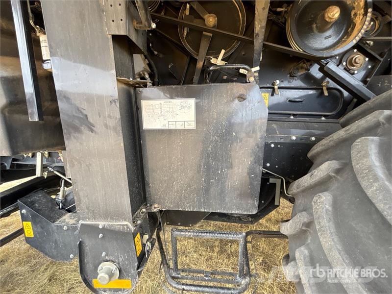 New Holland CX8.80 Combine Harvester حصادات