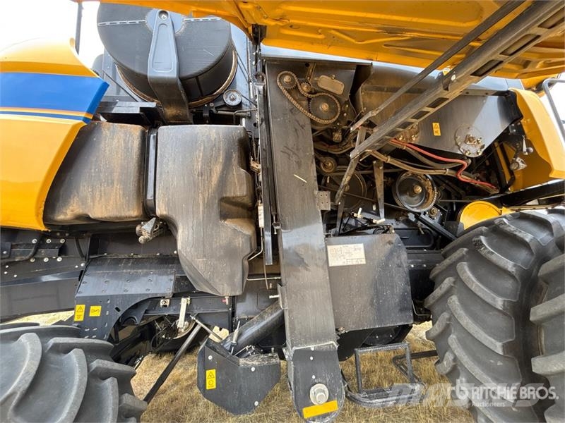 New Holland CX8.80 Combine Harvester حصادات