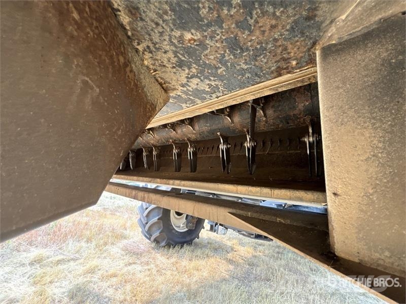 New Holland CX8.80 Combine Harvester حصادات