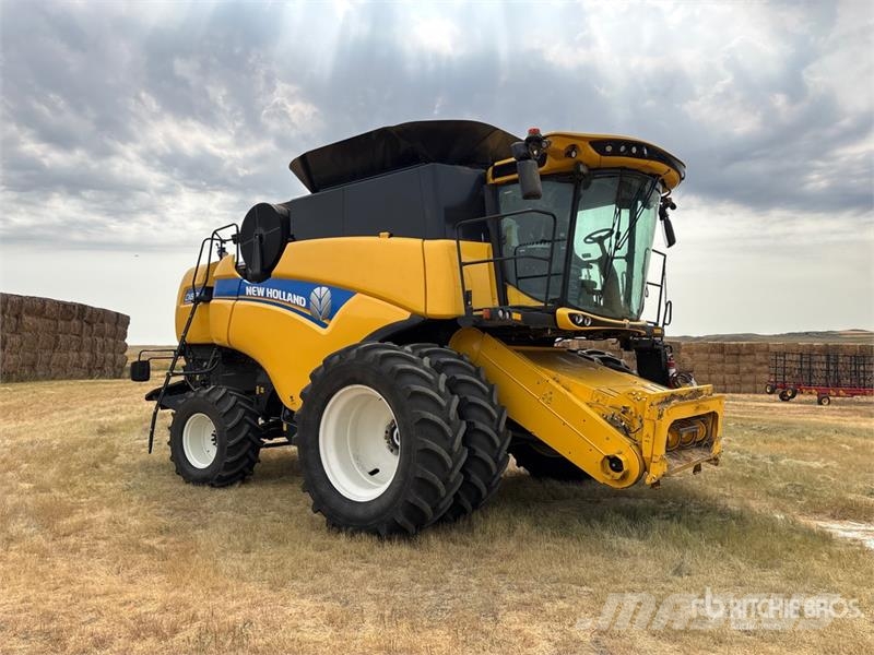 New Holland CX8.80 Combine Harvester حصادات