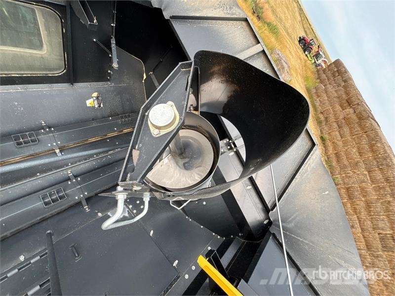 New Holland CX8.80 Combine Harvester حصادات
