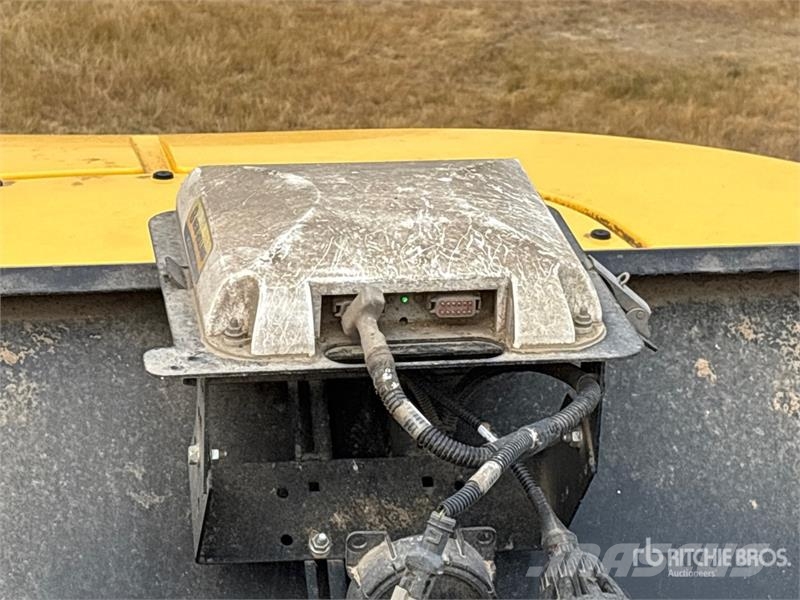New Holland CX8.80 Combine Harvester حصادات