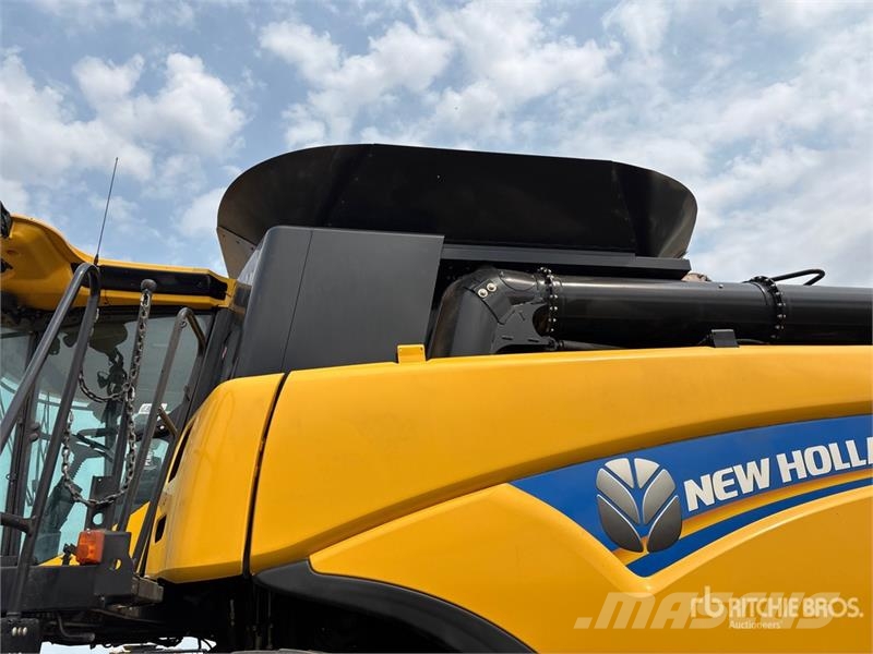 New Holland CX8.80 Combine Harvester حصادات