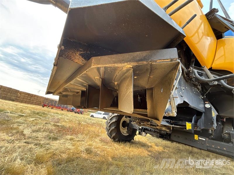 New Holland CX8.80 Combine Harvester حصادات