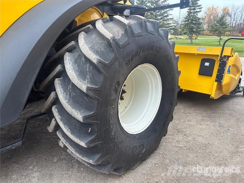 New Holland CX8080 Combine harvesters