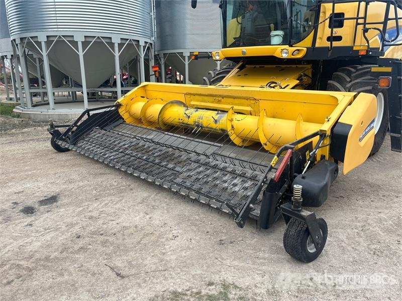 New Holland CX8080 Combine harvesters
