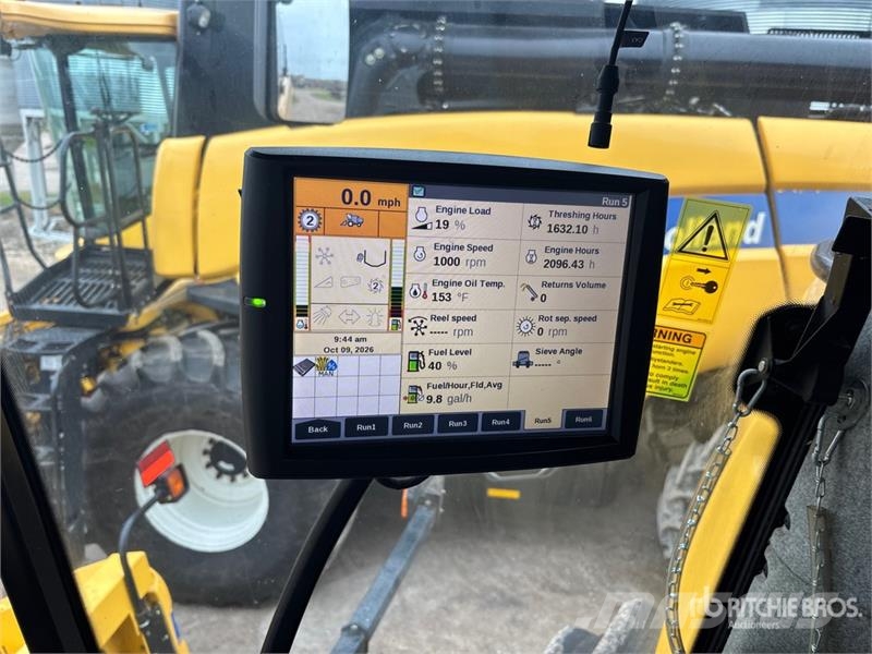 New Holland CX8080 Combine harvesters