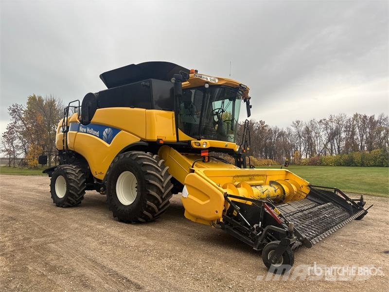 New Holland CX8080 Combine harvesters