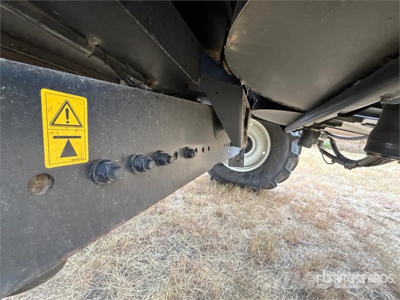 New Holland CX8080 حصادات