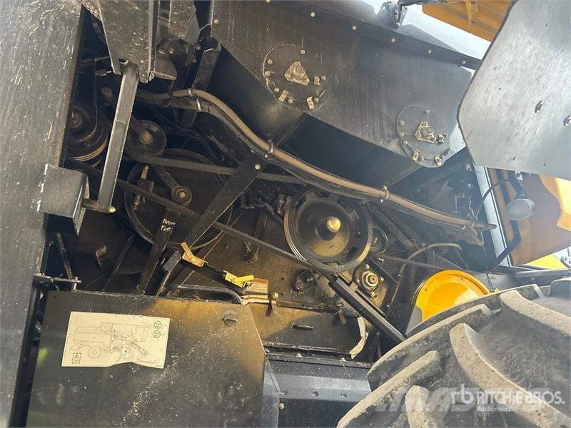 New Holland CX8080 Combine harvesters