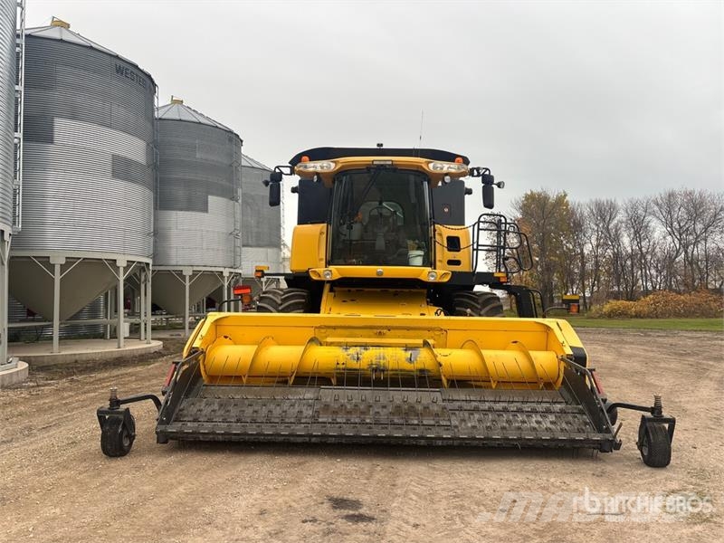 New Holland CX8080 Combine harvesters