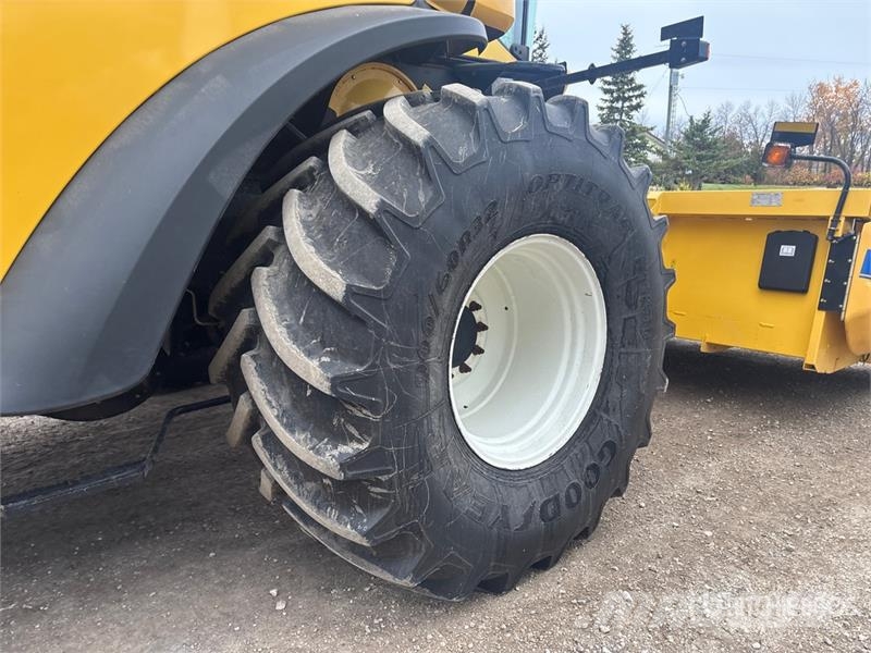 New Holland CX8080 Combine harvesters