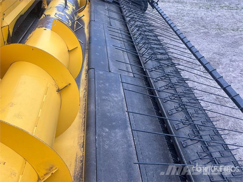 New Holland CX8080 Combine harvesters
