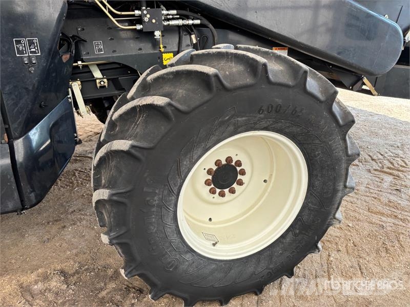 New Holland CX8080 콤바인 수확기