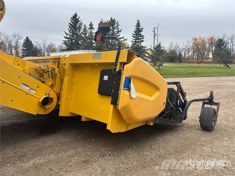 New Holland CX8080 Combine harvesters