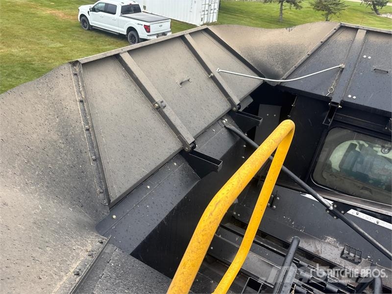New Holland CX8080 Combine harvesters