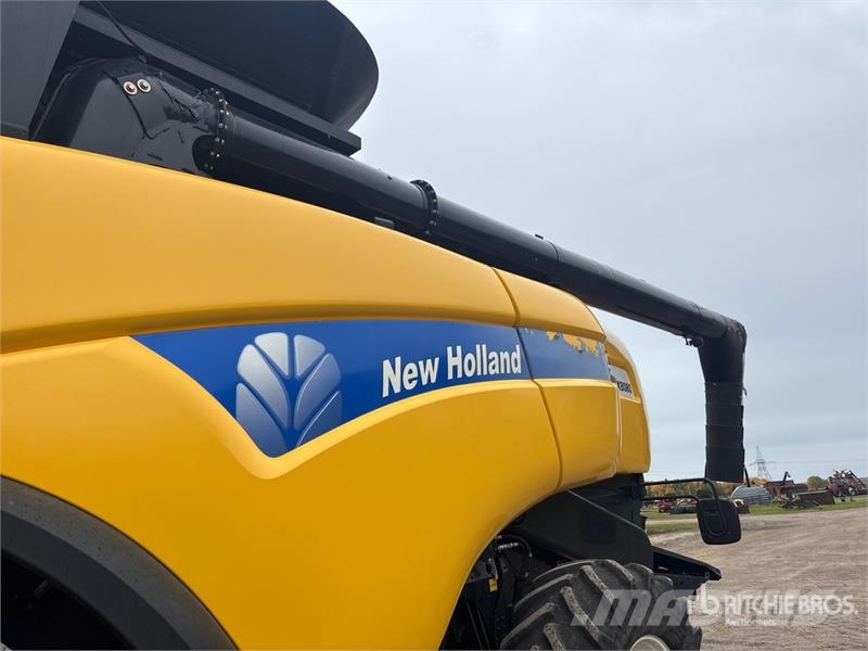 New Holland CX8080 Combine harvesters