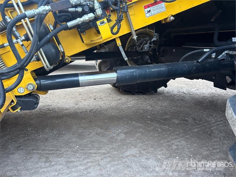 New Holland CX8080 Combine harvesters