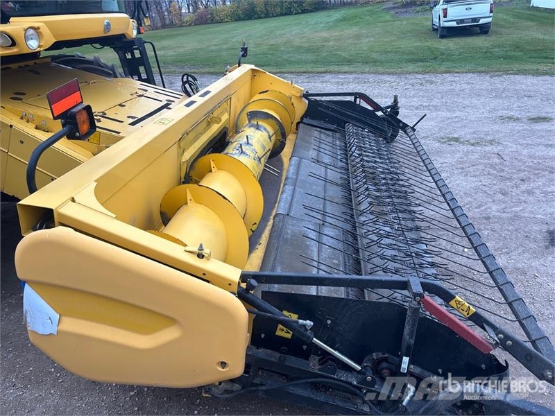 New Holland CX8080 Combine harvesters