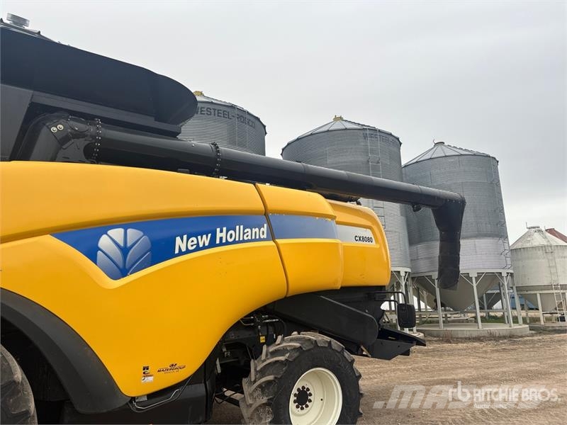 New Holland CX8080 Combine harvesters