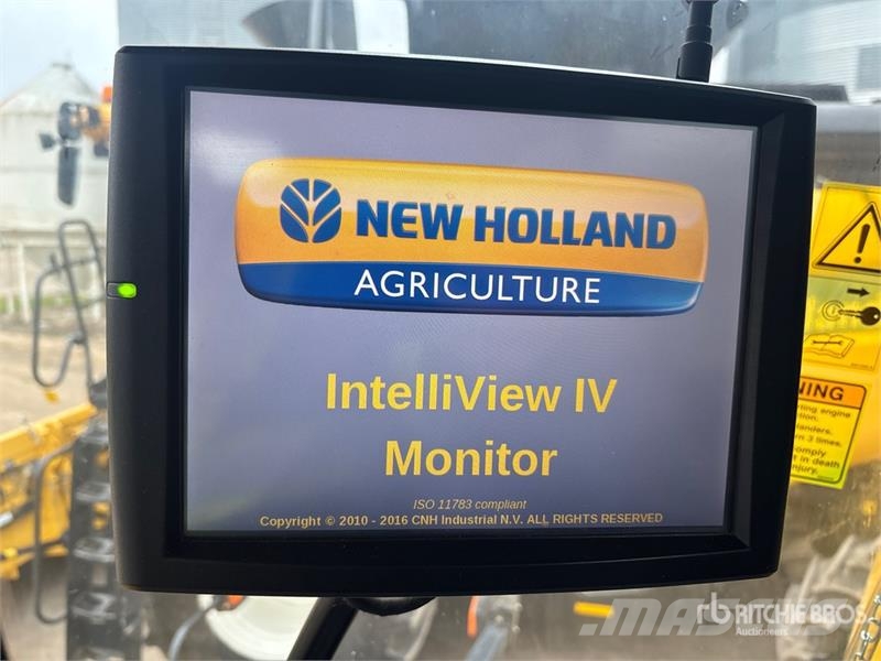 New Holland CX8080 Combine harvesters