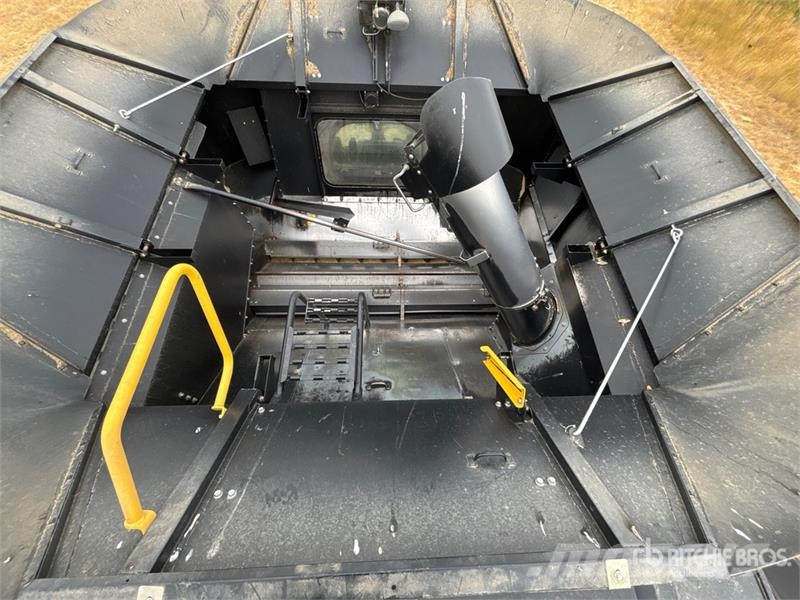 New Holland CX8080 حصادات