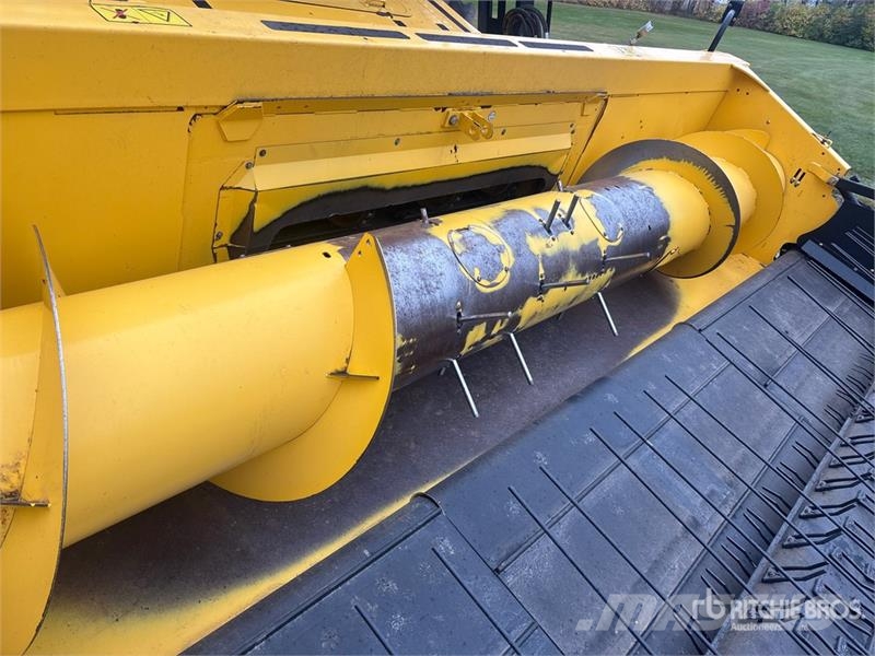 New Holland CX8080 Combine harvesters