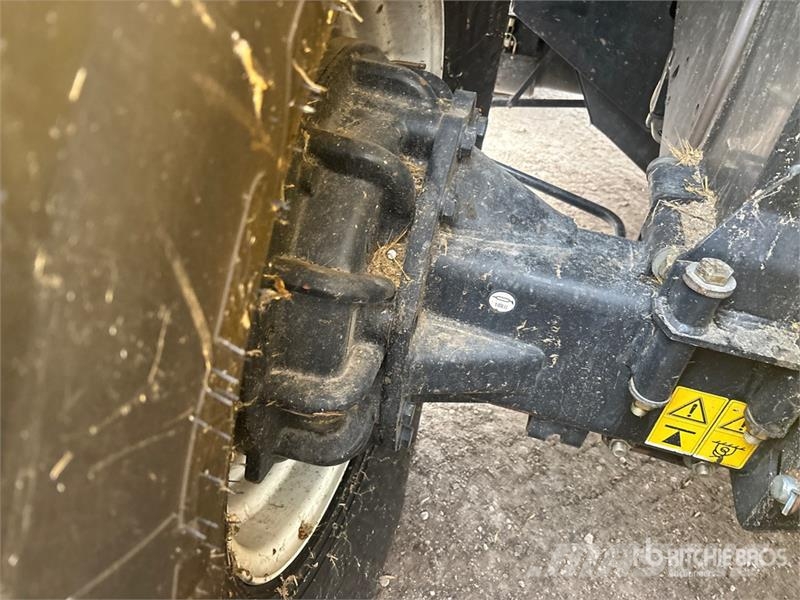 New Holland CX8080 Combine harvesters