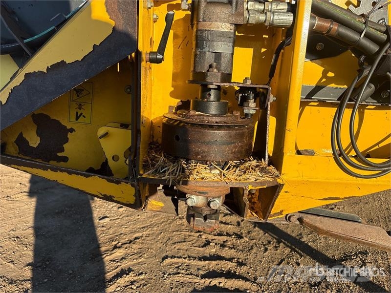 New Holland DuraSwath HB36 36 ft Draper Windrower Header محشات