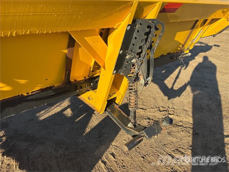 New Holland DuraSwath HB36 36 ft Draper Windrower Header محشات