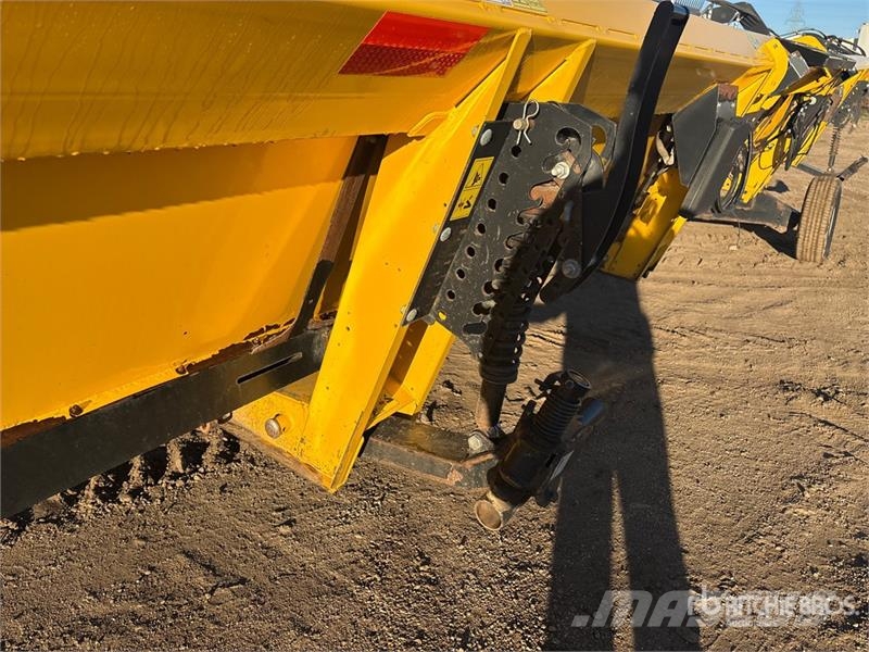 New Holland DuraSwath HB36 36 ft Draper Windrower Header محشات