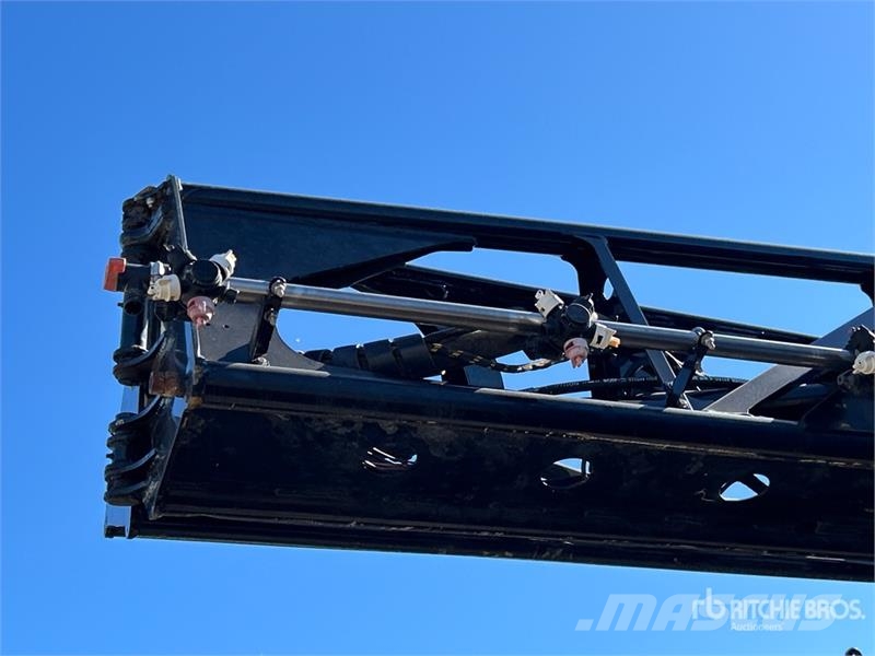 New Holland Gaurdian SP.400F 130 ft 4x4 High Clearance Self-Pr Самоходни пръскачки