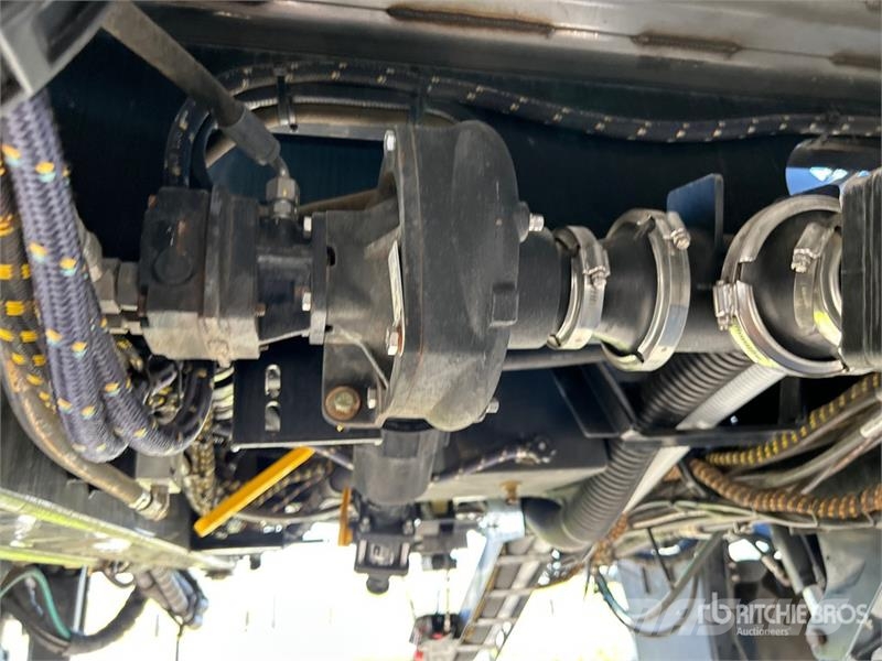 New Holland Gaurdian SP.400F 130 ft 4x4 High Clearance Self-Pr Самоходни пръскачки