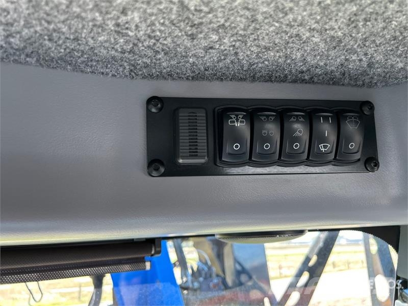 New Holland Gaurdian SP.400F 130 ft 4x4 High Clearance Self-Pr Самоходни пръскачки