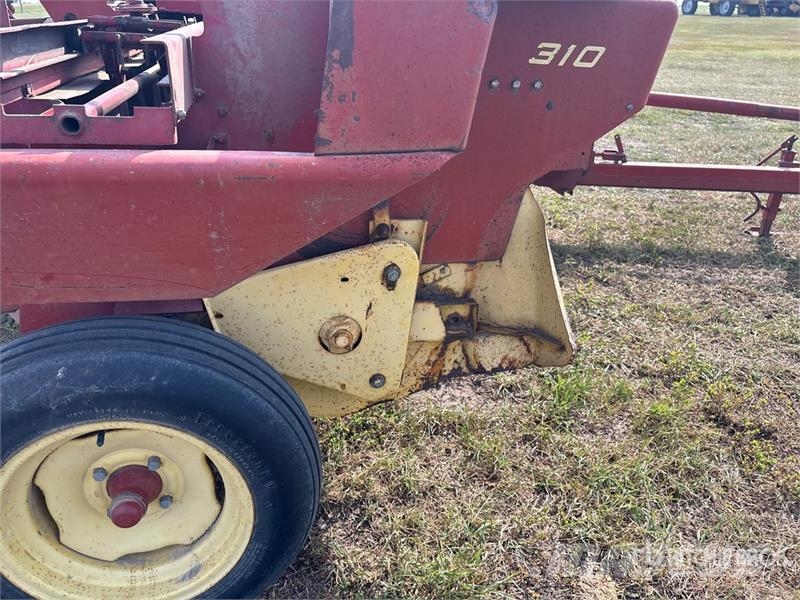 New Holland Hayliner 310 Square Baler محزمات مربعة