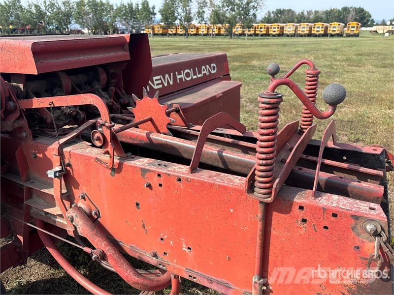 New Holland Hayliner 310 Square Baler محزمات مربعة
