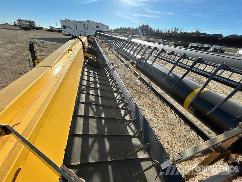 New Holland HB36 36 ft Draper Windrower Header محشات