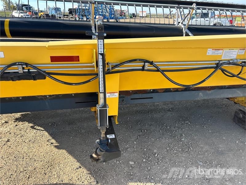 New Holland HB36 36 ft Draper Windrower Header محشات