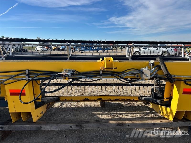 New Holland HB36 36 ft Draper Windrower Header محشات