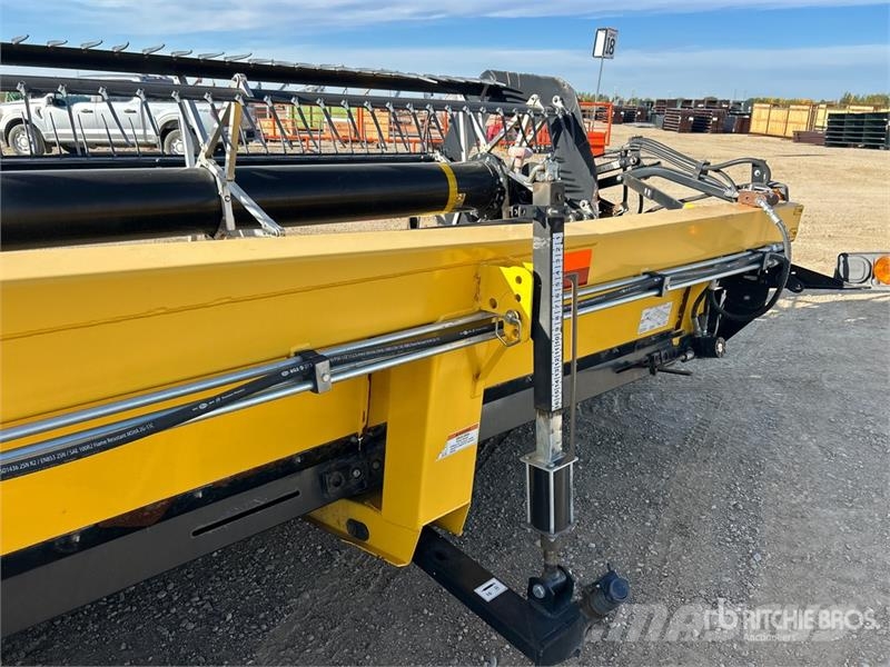 New Holland HB36 36 ft Draper Windrower Header محشات