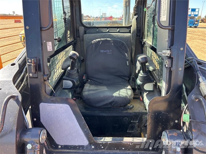 New Holland L230 Lietoti riteņu kompaktiekrāvēji
